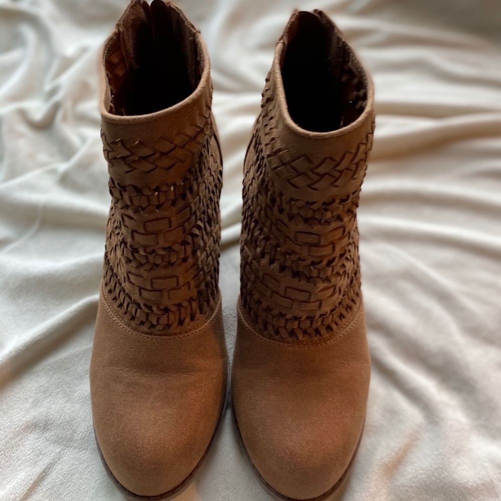 Maurices boots size 9 hardly worn